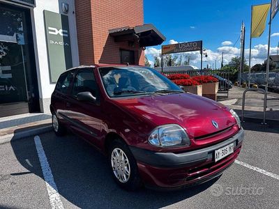 Usata Renault Clio II 1998 Rosso Utilitaria