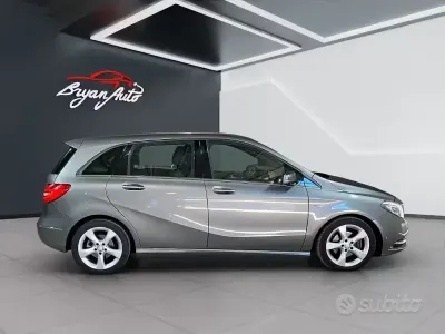 Käytetty Mercedes B200 Premium 156 HP (114 kW) 2012 Harmaa Tila-auto