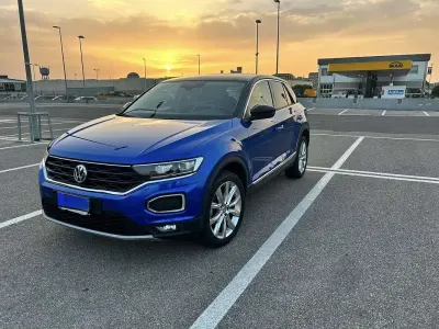 Usata VW T-Roc Advance 116 CV (85 kW) 2019 Bluazzurro SUV