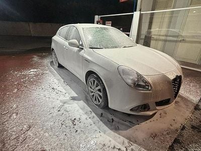 Usata Alfa Romeo Giulietta 105 CV (77 kW) 2015 Bianco Utilitaria