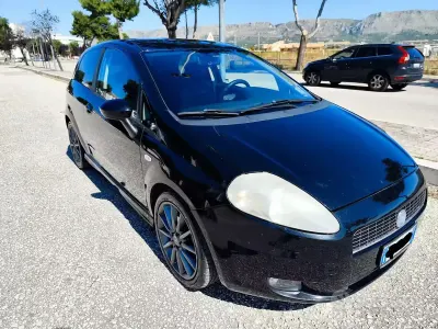 Usata Fiat Grande Punto Sport 131 CV (96 kW) 2006 Nero Utilitaria