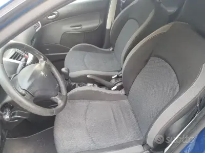 Usata Peugeot 206 60 CV (44 kW) 2010 Bluazzurro Berlina