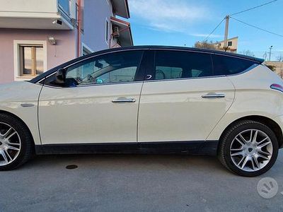 Usata Lancia Delta 120 CV (88 kW) 2009 Utilitaria