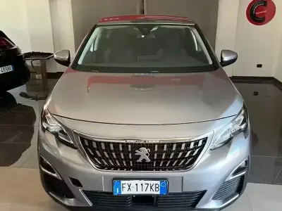Usata Peugeot 3008 Business-Line 131 CV (96 kW) 2019 Grigio SUV