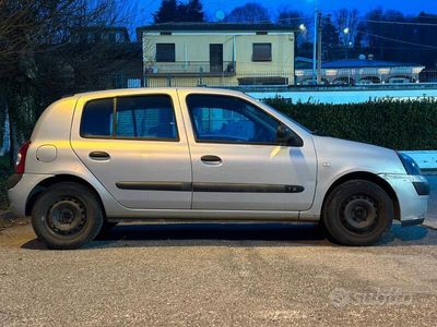 usata Renault Clio II 1.2 5 porte RN