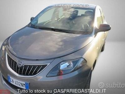 Usata Lancia Ypsilon Gold 69 CV (50 kW) 2023 Grigio Utilitaria