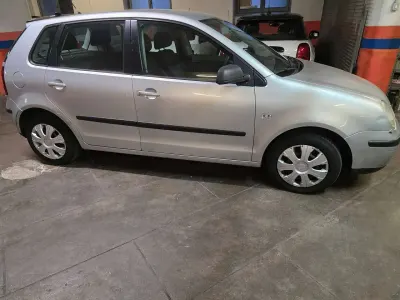 Usata VW Polo Comfortline 64 CV (47 kW) 2004 Argento Utilitaria