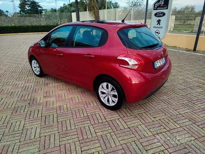 Usata Peugeot 208 Allure 95 CV (69 kW) 2015 Marrone Utilitaria