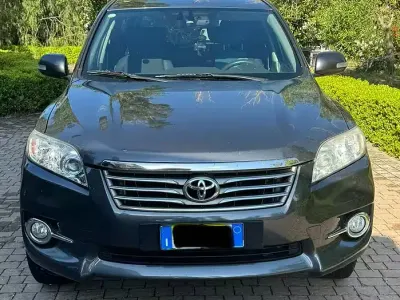 Usata Toyota RAV4 150 CV (110 kW) 2011 SUV