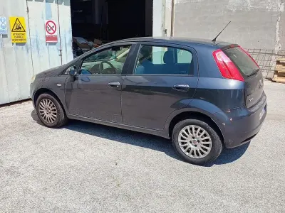 Usata Fiat Grande Punto 77 CV (56 kW) 2009 Grigio Utilitaria