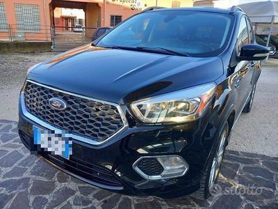 Usata Ford Kuga Vignale 150 CV (110 kW) 2017 Nero / metallizzato SUV
