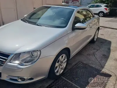 Usata VW Eos 122 CV (89 kW) 2010 Grigio Cabrio
