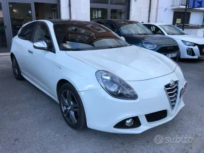 Usata Alfa Romeo Giulietta 105 CV (77 kW) 2014 Bianco Utilitaria