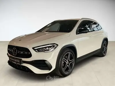 Usado Mercedes GLA200 AMG 163 CV (119 kW) 2023 Blanco SUV