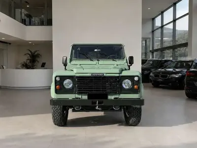 Usata Land Rover Defender 113 CV (83 kW) 1996 SUV