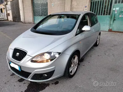 Usata Seat Altea 105 CV (77 kW) 2010 Grigio Monovolume