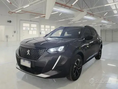 Usata Peugeot 2008 Allure 131 CV (96 kW) 2023 Grigio SUV