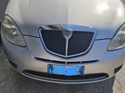 Usata Lancia Ypsilon 75 CV (55 kW) 2009 Grigio Utilitaria