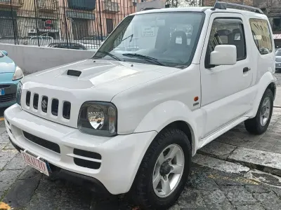 Usata Suzuki Jimny 86 CV (63 kW) 2009 Bianco SUV