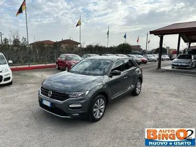 Begagnad VW T-Roc Advance 150 HK (110 kW) 2018 Grå SUV