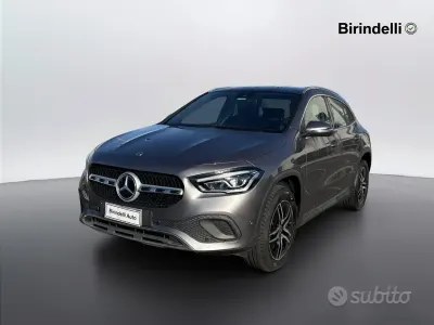 Usata Mercedes GLA180 116 CV (85 kW) 2022 Grigio SUV