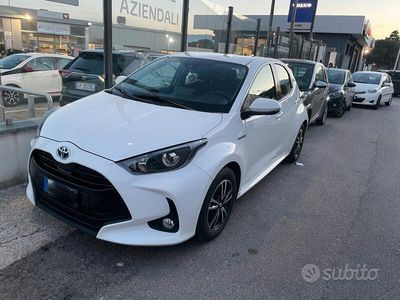 usata Toyota Yaris Hybrid 1.5 Trend