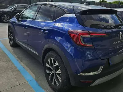 Usata Renault Captur Techno 94 CV (69 kW) 2024 Blu/azzurro SUV