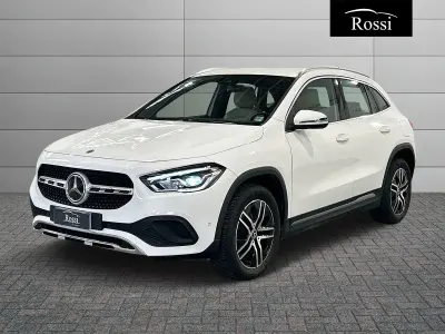 Usata Mercedes GLA200 150 CV (110 kW) 2020 Bianco SUV