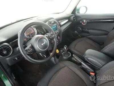 Usata Mini ONE Hype 102 CV (75 kW) 2020 Verde Utilitaria
