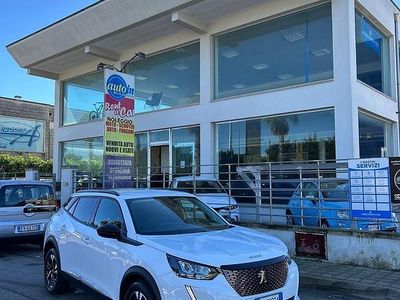 Usata Peugeot 2008 Allure 131 CV (96 kW) 2022 Bianco SUV