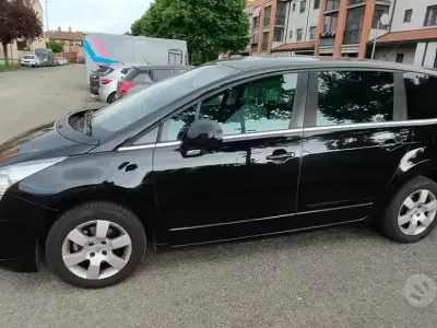 Usata Peugeot 5008 120 CV (88 kW) 2012 Nero Monovolume