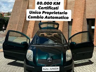 Usado Toyota Yaris Sol 90 CV (66 kW) 2008 Verde Utilitario