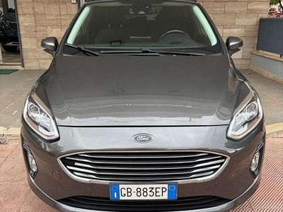 Begagnad Ford Fiesta Titanium 86 HK (63 kW) 2020 Grå Halvkombi