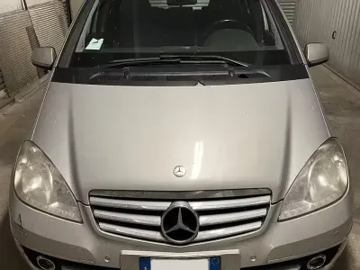 Usata Mercedes A180 Elegance 109 CV (80 kW) 2009 Grigio Berlina