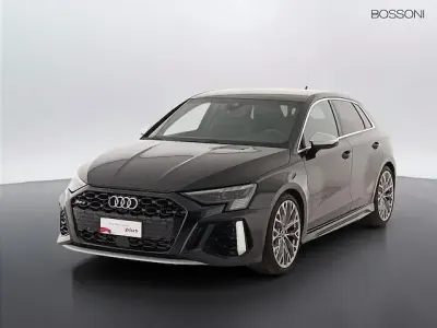 Usata Audi RS3 Sportback Ambiente 400 CV (294 kW) 2023 Nero mythos metallizzato Utilitaria