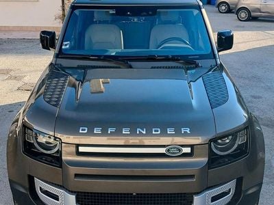 Usata Land Rover Defender SE Dynamic 200 CV (147 kW) 2022 Verde Berlina