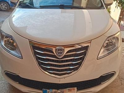 Usata Lancia Ypsilon 69 CV (50 kW) 2013 Bianco Utilitaria