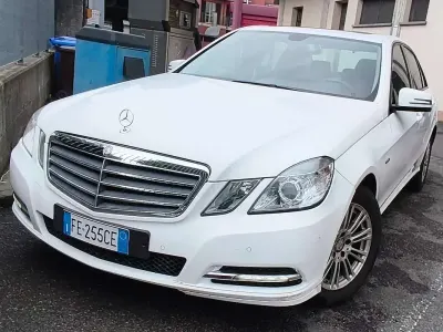 Käytetty Mercedes E200 Executive 136 HP (100 kW) 2011 Valkoinen Sedan