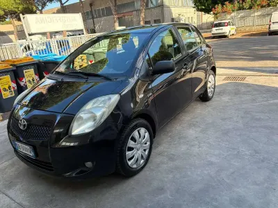 Usata Toyota Yaris Sol 90 CV (66 kW) 2006 Nero Berlina