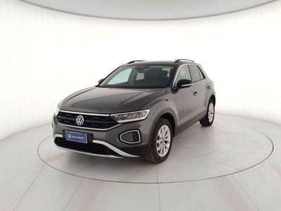 Usata VW T-Roc Life 110 CV (80 kW) 2022 Grigio SUV