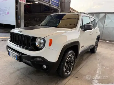 Usata Jeep Renegade Trailhawk 170 CV (125 kW) 2016 Bianco SUV