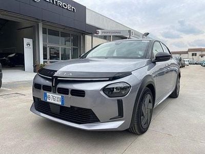 Nuova Lancia Ypsilon 101 CV (74 kW) 2026 Bicolore grigio tetto nero Utilitaria