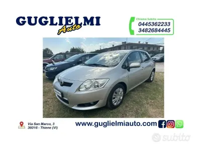 Usata Toyota Auris Sol 90 CV (66 kW) 2009 Grigio Utilitaria