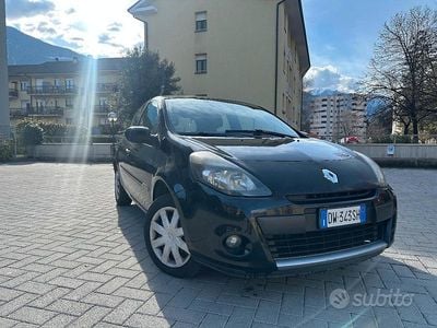 Usata Renault Clio II LE 75 CV (55 kW) 2009 Nero Utilitaria