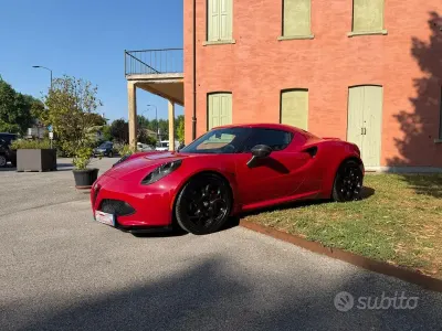 Usata Alfa Romeo 4C 241 CV (177 kW) 2016 Rosso Coupé