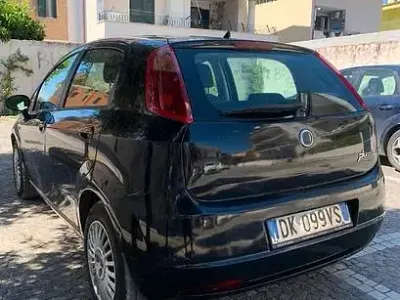 Usata Fiat Grande Punto 90 CV (66 kW) 2007 Nero Utilitaria