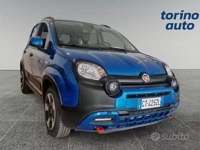 Occasion Fiat Panda Cross Cross 69 ch (50 kW) 2024 Bleue Citadine