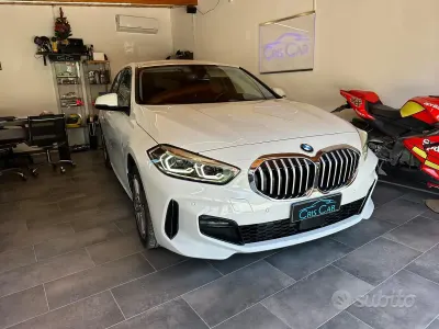 Usata BMW 118 M Sport 136 CV (100 kW) 2021 Bianco Utilitaria