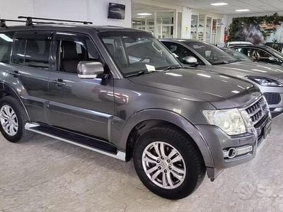 Usata Mitsubishi Pajero Intense 200 CV (147 kW) 2015 Grigio SUV