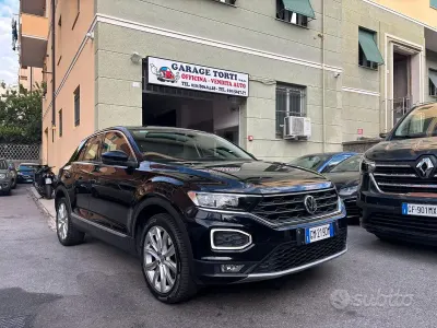 Käytetty VW T-Roc Advance 150 HP (110 kW) 2018 Musta Katumaasturi